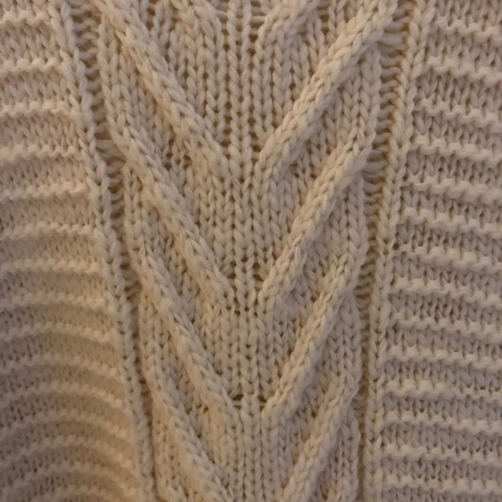 cream american eagle sweater - Picture 2 of 3